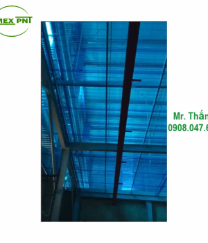 Thi công tôn Polycarbonate sóng vuông Solmart tại nhà xưởng